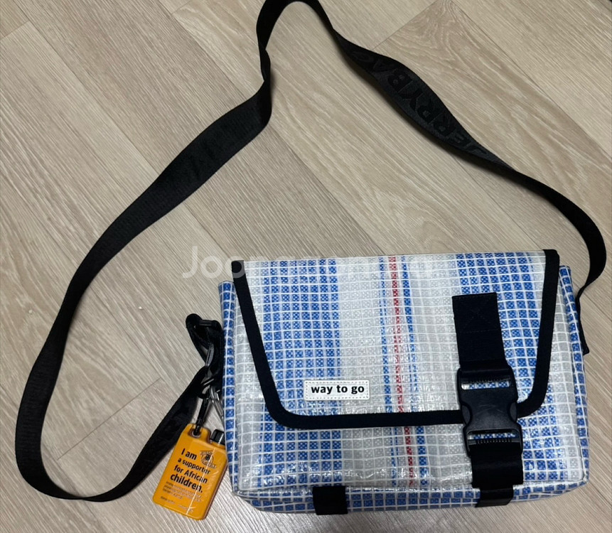 제리백 메쉬 메신저백--1