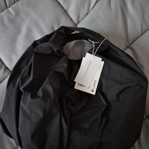 코스 클라우드 미니토트백