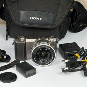 소니 A5100 미러리스 카메라 77컷 새상품급