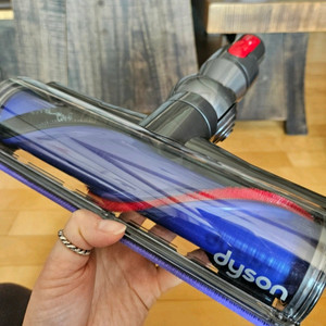 다이슨 V10 모터바 클리너 헤드(카페트롤러) 새제품 판매합니다.