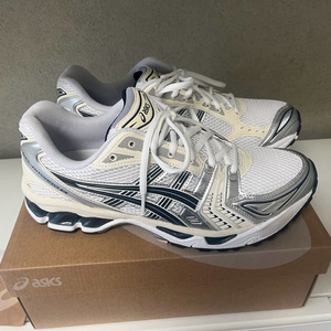 아식스 젤카야노14 화이트 미드나잇 275