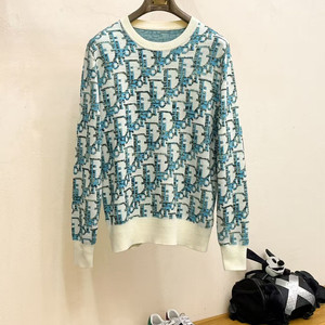 <디ㅣ올> 새상품 / 니트 / 약 100 사이즈 (여성 77)