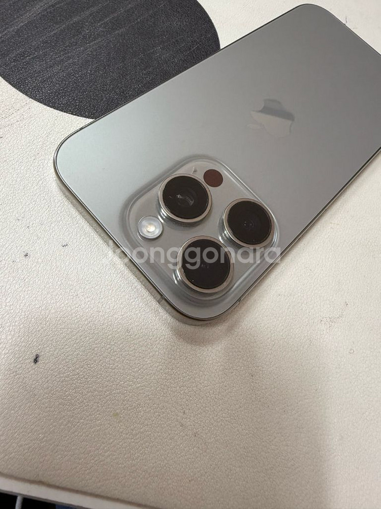 아이폰16프로 256G 새폰급 배터리100% 잠깐 사용--3