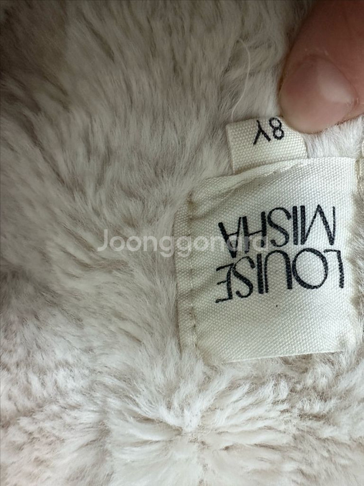 루이스미샤 털코트8y 판매합니다--2