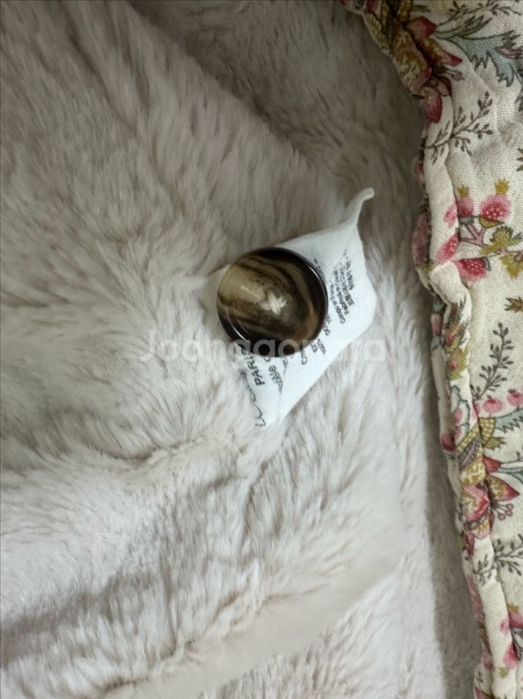 루이스미샤 털코트8y 판매합니다--0