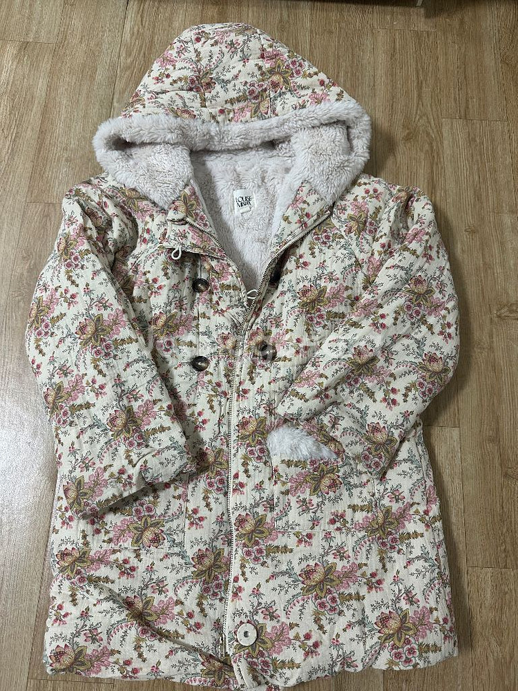 루이스미샤 털코트8y 판매합니다--3