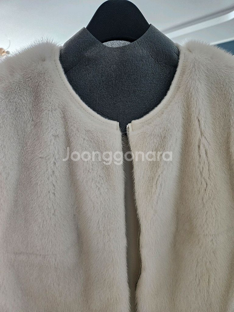 랑방컬렉션 한섬 밍크 퍼 집업 베스트(현재공홈품절 시착상품)--4