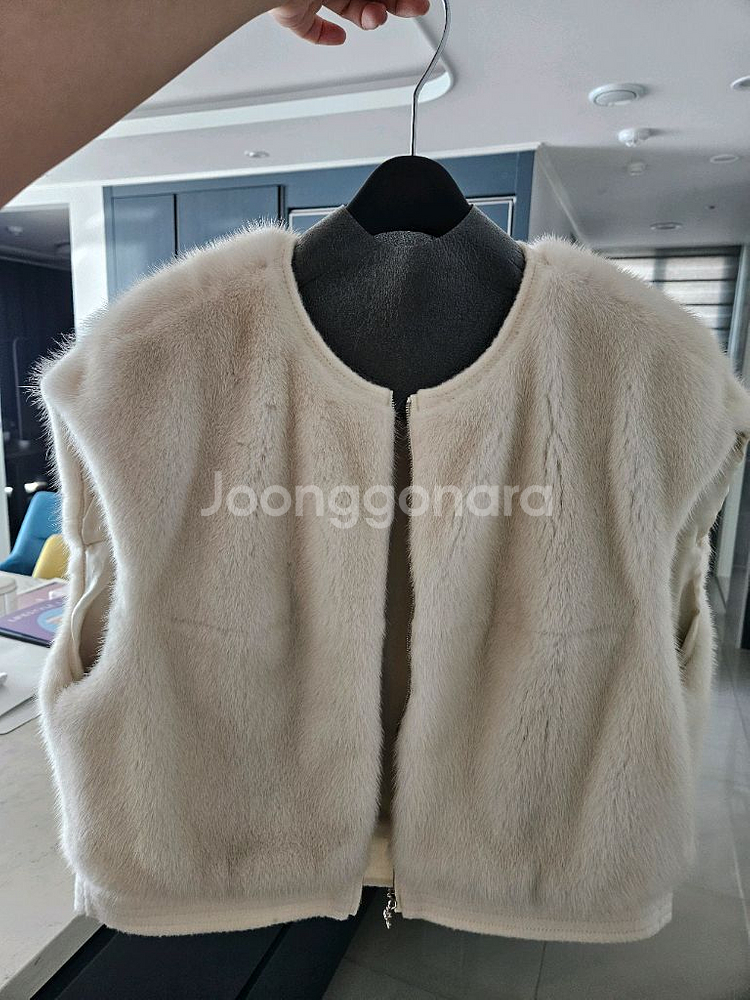 랑방컬렉션 한섬 밍크 퍼 집업 베스트(현재공홈품절 시착상품)--1