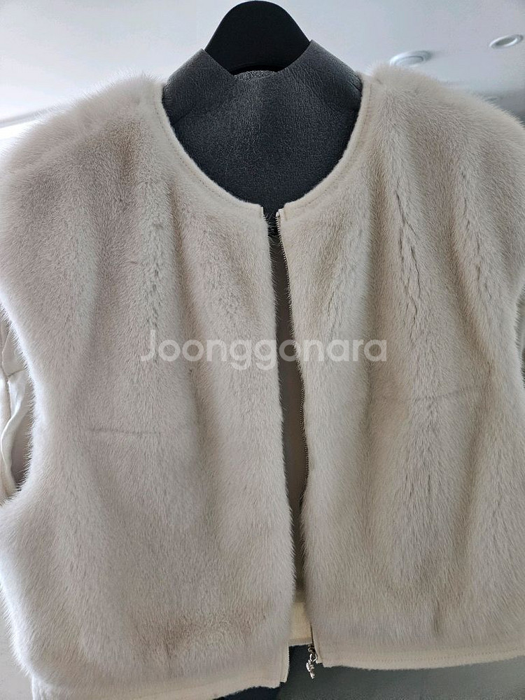 랑방컬렉션 한섬 밍크 퍼 집업 베스트(현재공홈품절 시착상품)--2