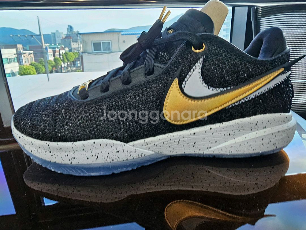 [새상품] 르브론20 발볼일반 블랙 골드 농구화--0