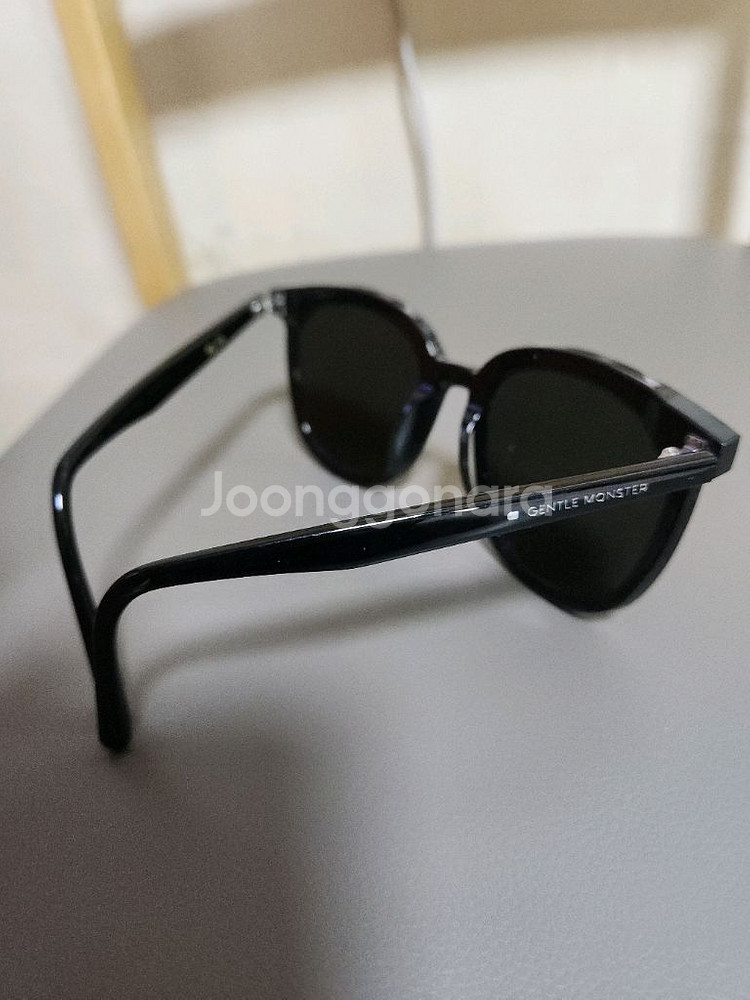 젠틀몬스터 플랫바 선글라스(여성)--1