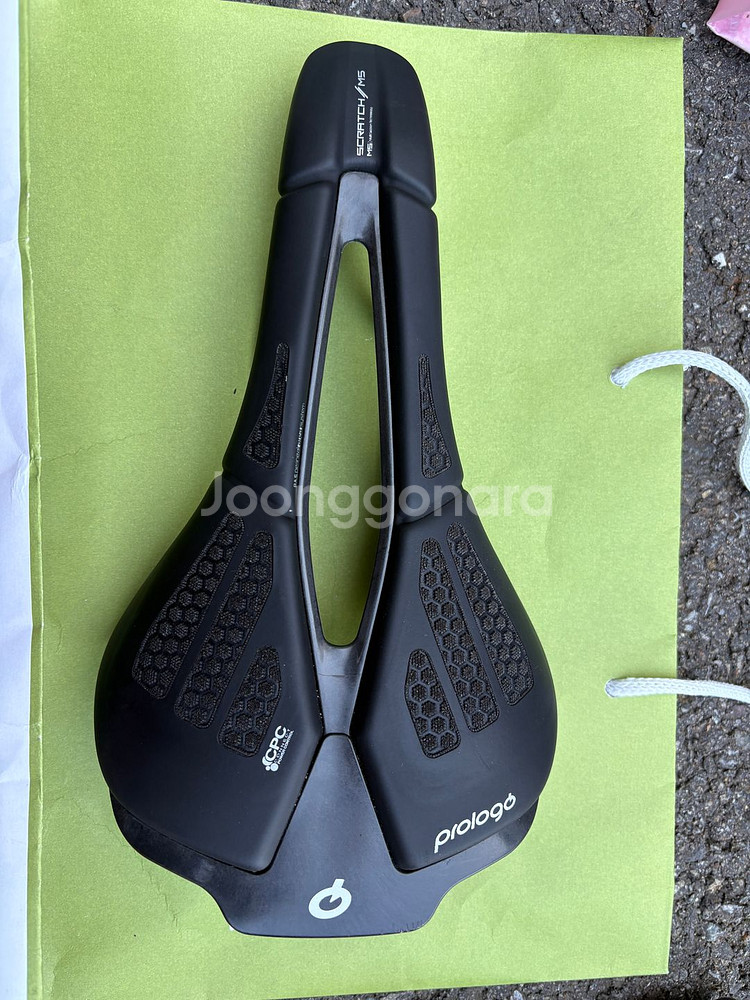 프롤로고 스크래치 m5 안장 판매합니다.--0