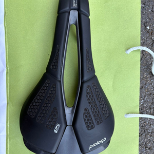 프롤로고 스크래치 m5 안장 판매합니다.