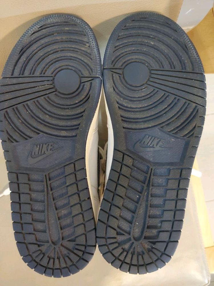 나이키 에어 조던 1 레트로 하이 OG 메탈릭 네이비 맨사이즈 250mm 택포 4만5천원 이미지