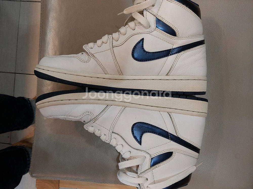 나이키 에어 조던 1 레트로 하이 OG 메탈릭 네이비 맨사이즈 250mm 택포 4만5천원--4