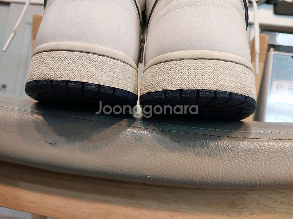 나이키 에어 조던 1 레트로 하이 OG 메탈릭 네이비 맨사이즈 250mm 택포 4만5천원--8