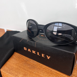 오클리 아이자켓 리덕스 선글라스