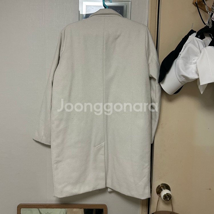 아이보리 화이트 누빔 두께감있는 롱 코트 2만원에 가져가실분??!! 66정도--2