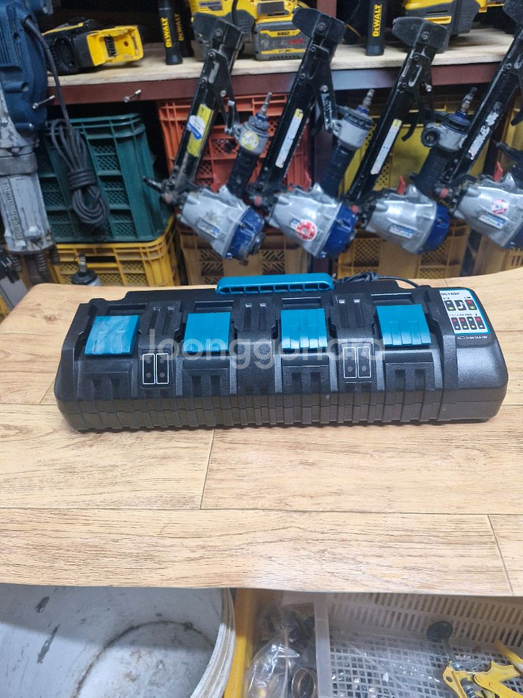 마끼다4구충전기 마끼다충전기 마끼다고속충전기--4