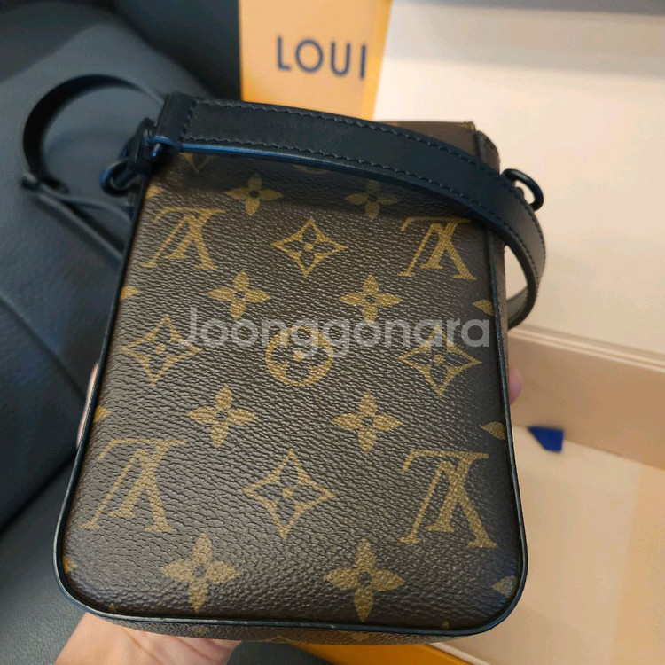 루이비통가방 s락 클러치 크로스백 웨어러블 월릿--2