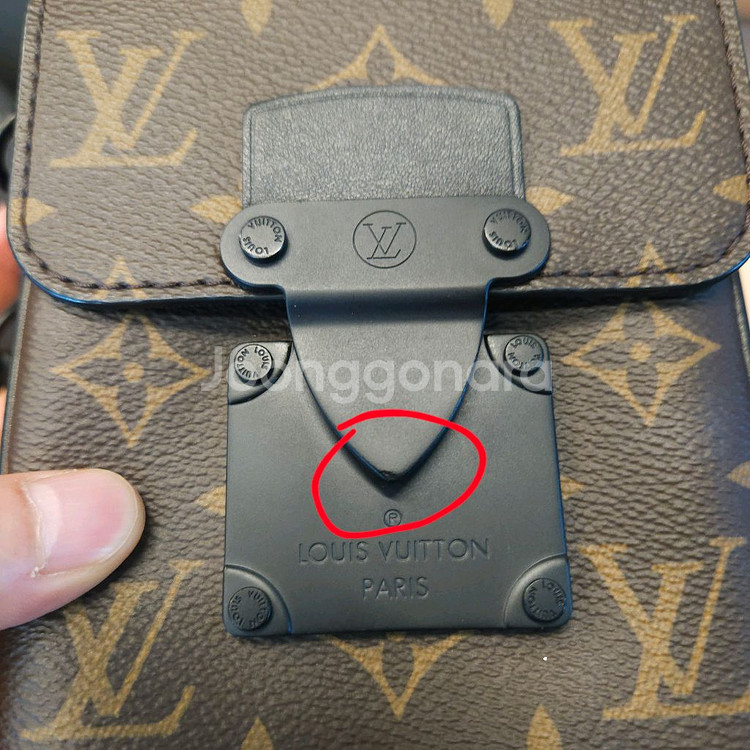 루이비통가방 s락 클러치 크로스백 웨어러블 월릿--5