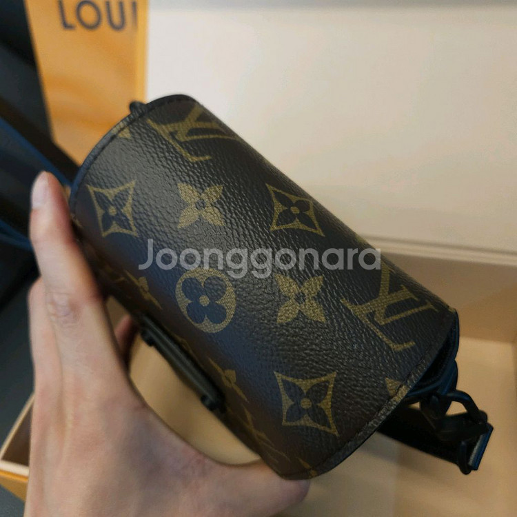 루이비통가방 s락 클러치 크로스백 웨어러블 월릿--3
