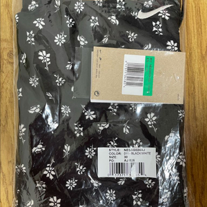 나이키 블룸러쉬 컷아웃30