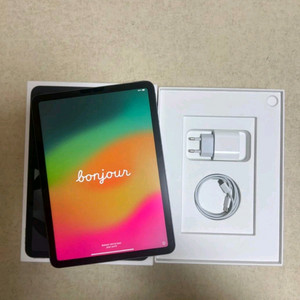 아이패드 에어5 256GB 와이파이 +애플펜슬2 포함 판매합니다
