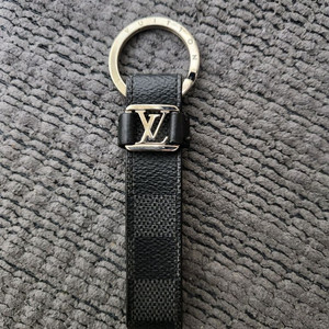 루이비통 마카사르 키링