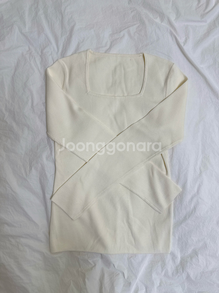 sie 시에 스퀘어넥 니트--1