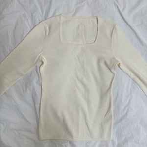 sie 시에 스퀘어넥 니트