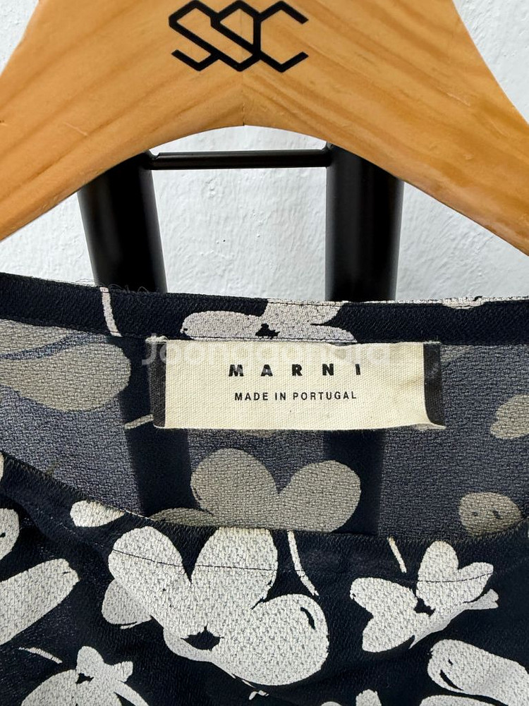 정품) 마르니 오버핏 플라워 프린트 블랙 블라우스 40--4