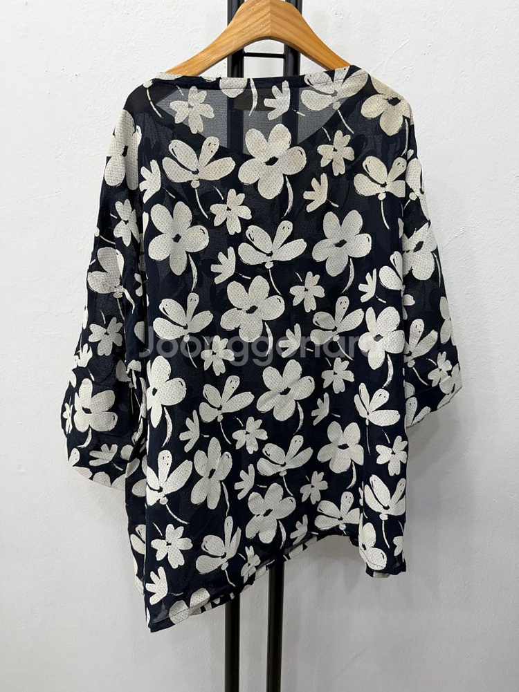 정품) 마르니 오버핏 플라워 프린트 블랙 블라우스 40--3