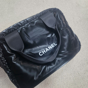 정품 샤넬뷰티 패딩 파우치