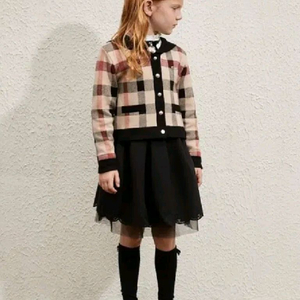 *거의새거*22년 닥스키즈 고급진주가디건140~150 정가20만원대