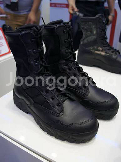 트렉스타 4세대 군화 270 구합니다--0