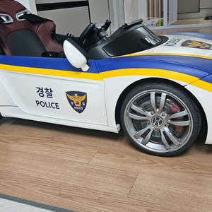 헤네스 브룬 F830 유아 경찰차 전동차