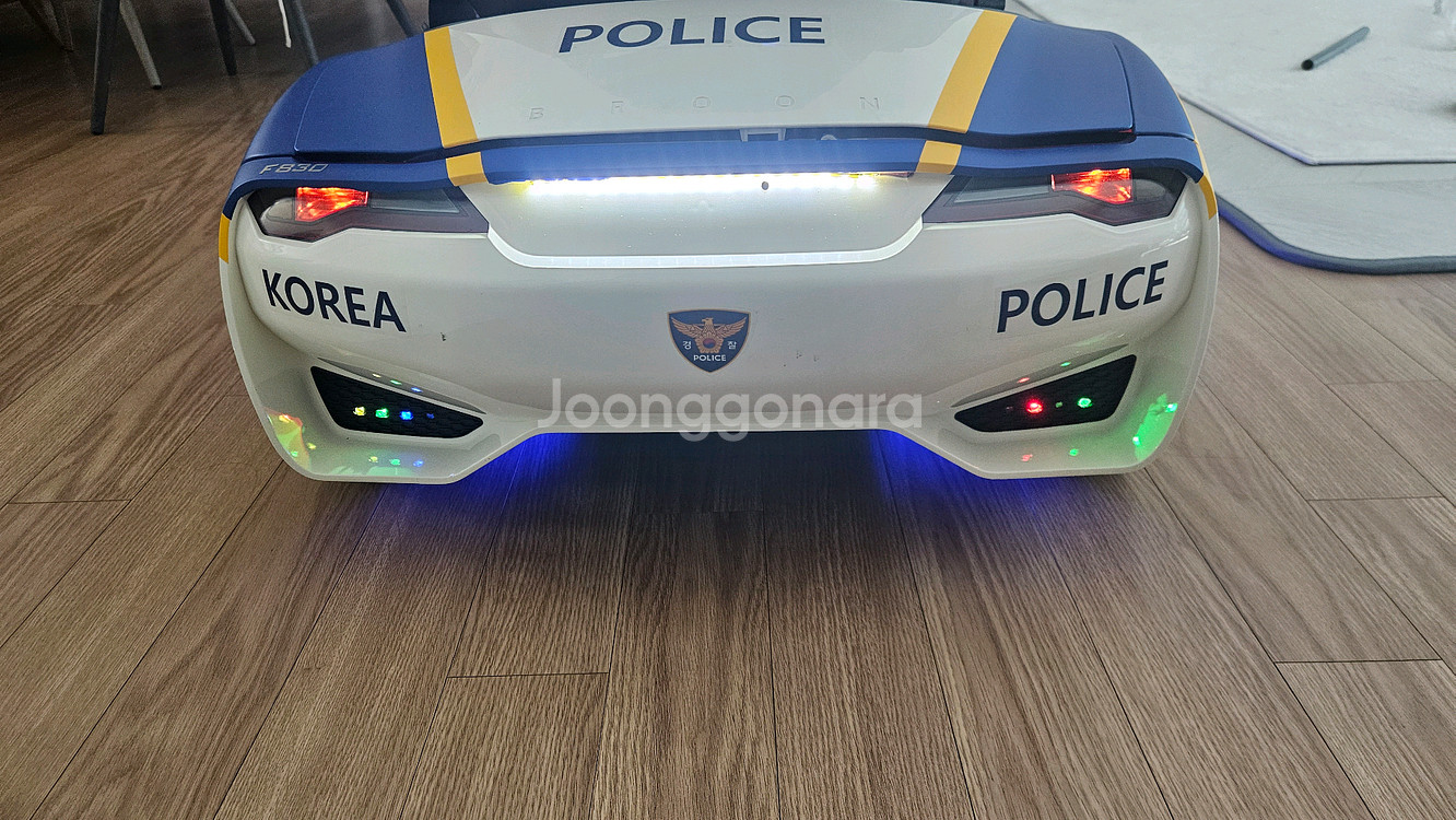 헤네스 브룬 F830 유아 경찰차 전동차--3