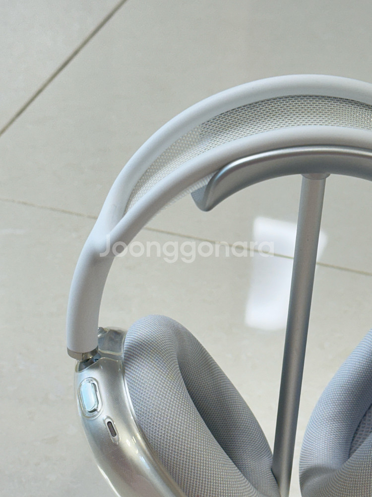 에어팟맥스 (8pin) 실버 S급상품(+거치대,투명케이스포함)--7