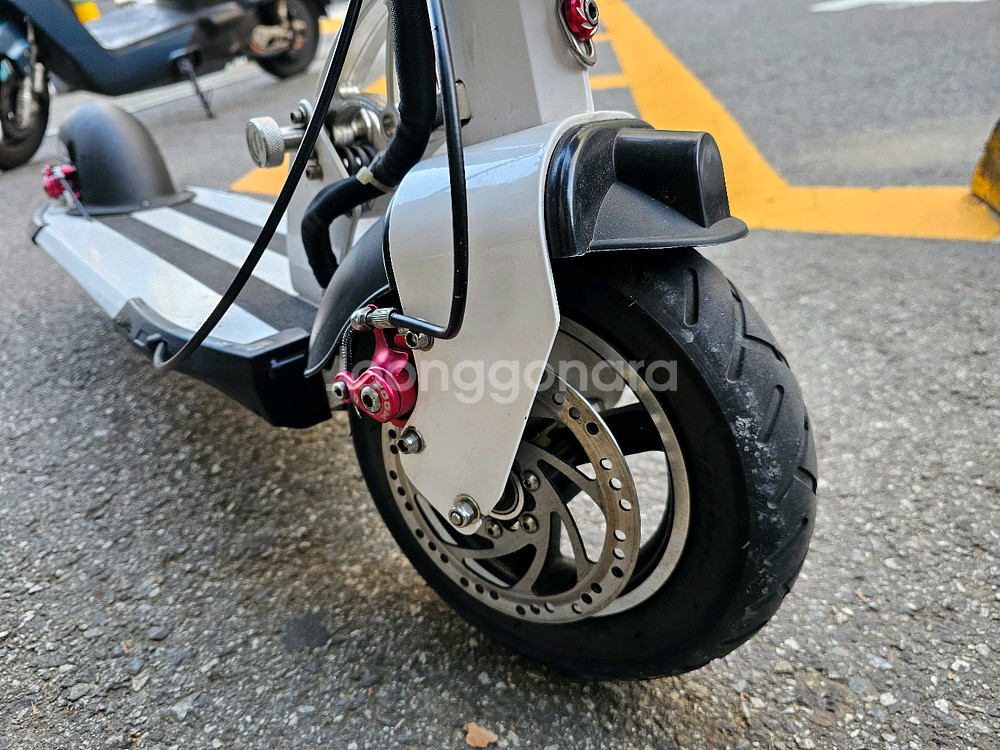 스피드웨이 전동 킥보드(새제품 LG 16ah배터리)--4