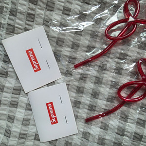 슈프림 한정 기프트 빨대 레드 - 24SS