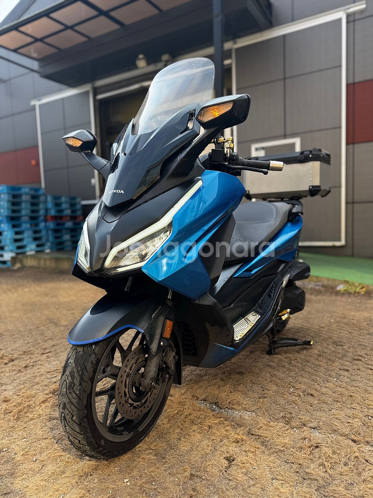 혼다 포르자350 24년형 4만Km 판매합니다.--1