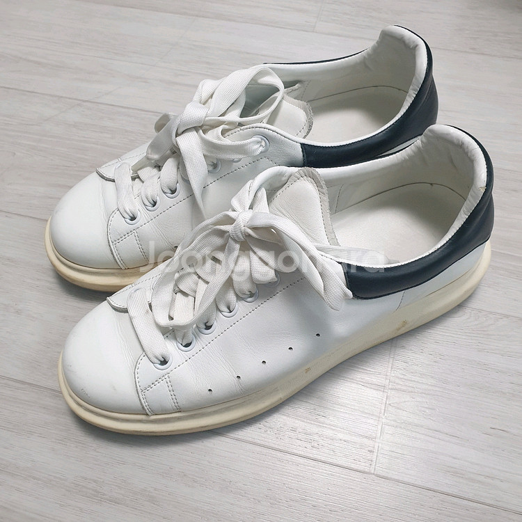 알렉산더 맥퀸 오버솔 스니커즈 42.5 국내 270 275사이즈--0