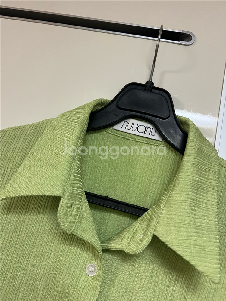 누아누 NUUANU yefeh 예페 셔츠 애플그린 블라우스 플리츠 주름 쭈글이 초록 연두--5