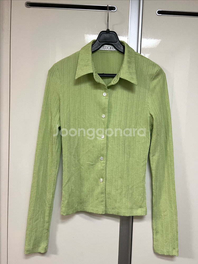 누아누 NUUANU yefeh 예페 셔츠 애플그린 블라우스 플리츠 주름 쭈글이 초록 연두--9