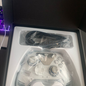 플라이디지 APEX4 게이밍 컨트롤러