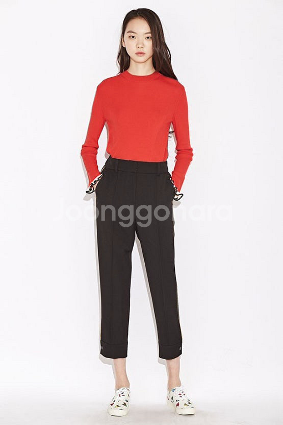 럭키슈에뜨 포켓 자수 버튼 포인트 배색 라인 핀턱 뒷밴딩 팬츠 바지 슬랙스 블랙--0