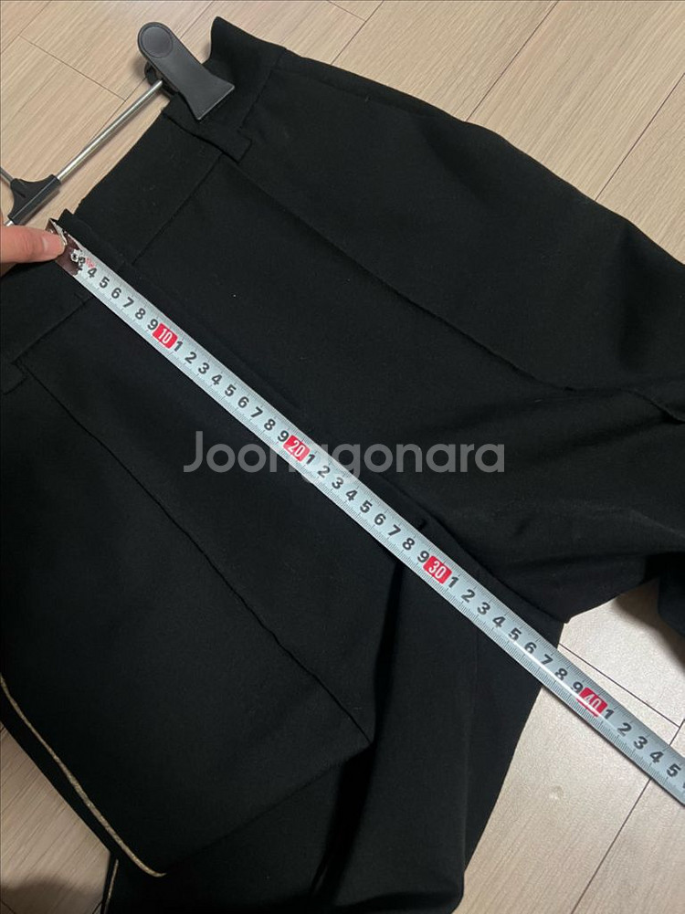 럭키슈에뜨 포켓 자수 버튼 포인트 배색 라인 핀턱 뒷밴딩 팬츠 바지 슬랙스 블랙--4