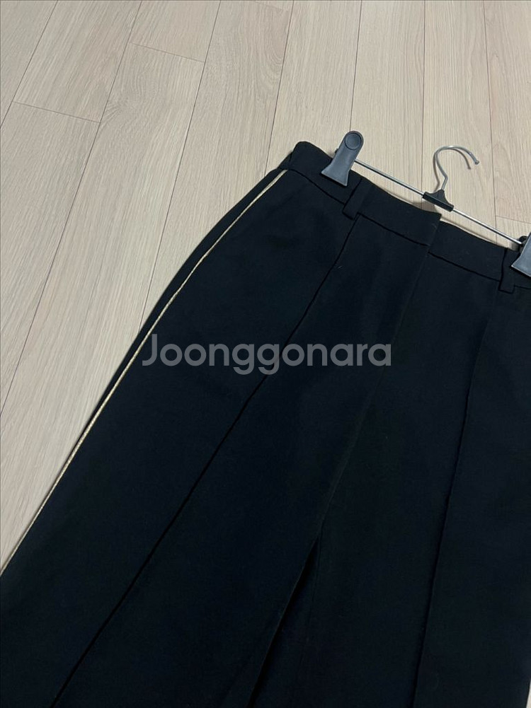 럭키슈에뜨 포켓 자수 버튼 포인트 배색 라인 핀턱 뒷밴딩 팬츠 바지 슬랙스 블랙--11