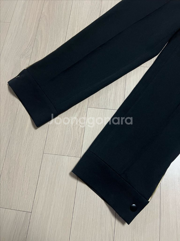 럭키슈에뜨 포켓 자수 버튼 포인트 배색 라인 핀턱 뒷밴딩 팬츠 바지 슬랙스 블랙--15